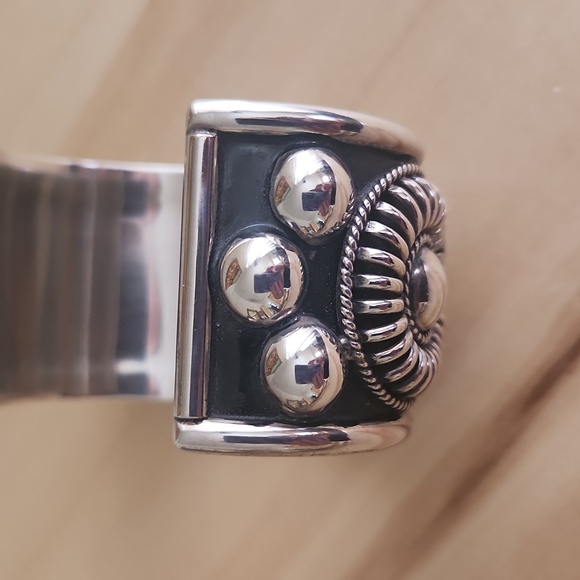 Gorgeous Bracelet by Thomas Charley - Picture 3 of 8